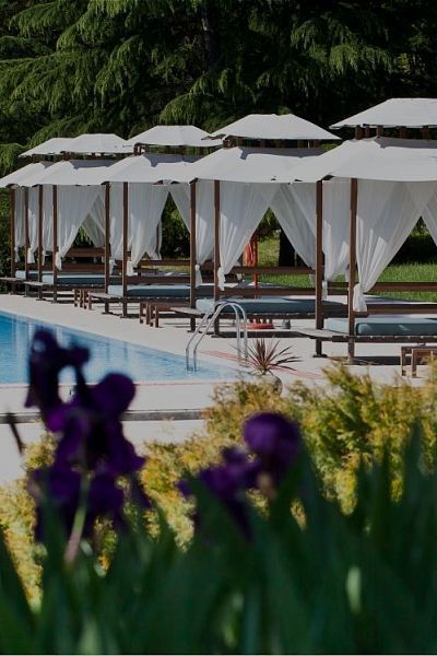 Бассейн с подогревом теперь работает круглый год Бассейн с подогревом теперь работает круглый год