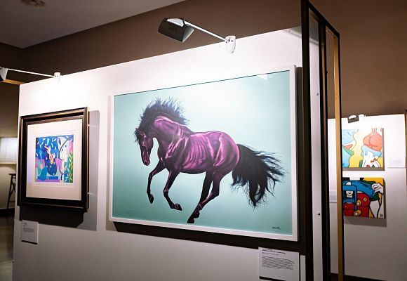 Открытие уникальной выставки: «АнтиЛюкс. Выставка Поп-арт» 